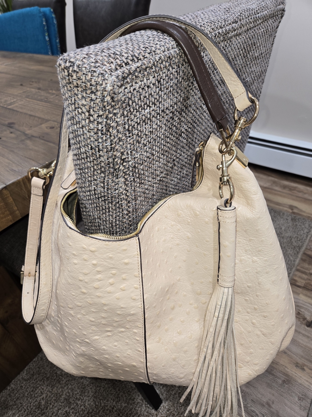 G.I.L.I Dusty Pink Ostrich Leather Hobo Shoulder Handbag